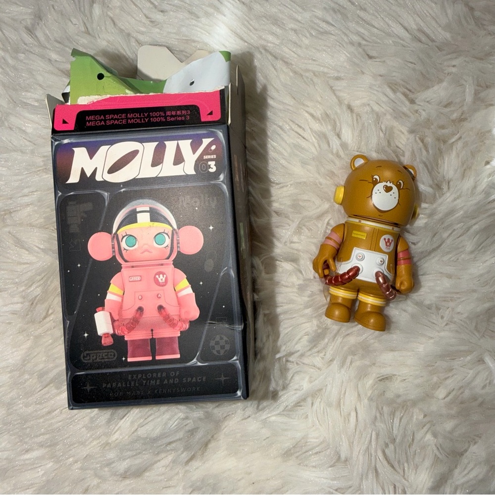 POP MART 100% Mega Space Molly Series 3 Blind Box Tenderheart Bear Authentic